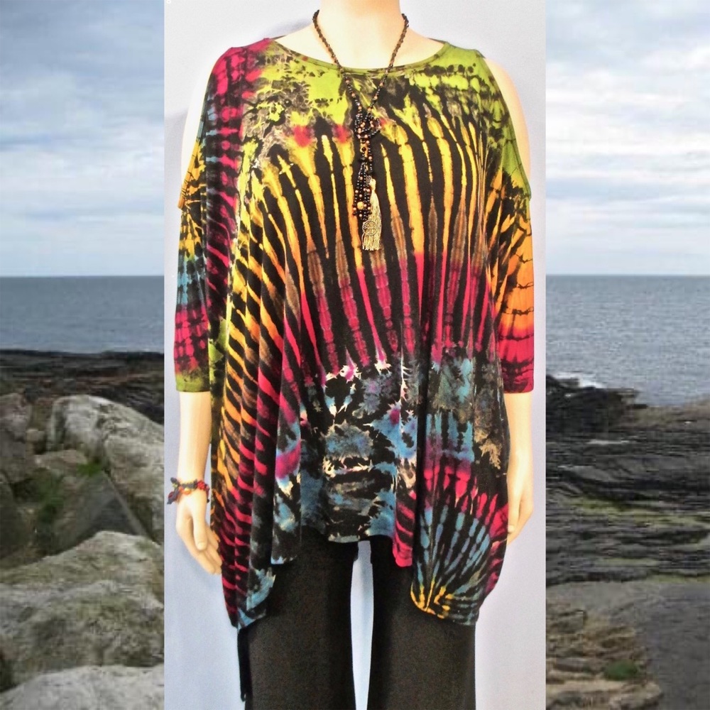 Mod Collective Artwear Presto-Chango Top